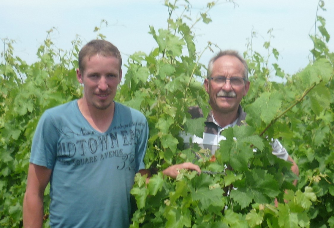 Romain et Roland CHEVALIER avant la transmission du Vignoble